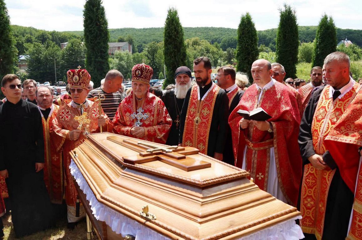 Владика Іриней Білик очолив Архієрейську Літургію та Чин похорону о. Никодима Гуралюка, ЧСВВ